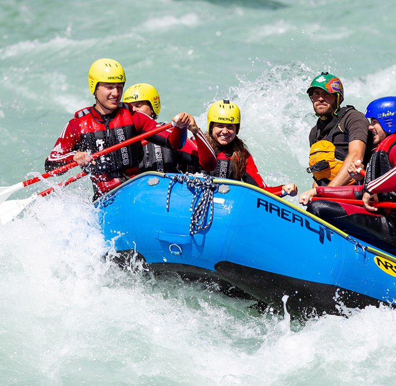 White water rafting tours around the world, best water rafting in USA, Africa, Alaska. top white water rafting companies around the world, water rafting companies, oregon, california, washington white water raft, rent, rafting guide tours