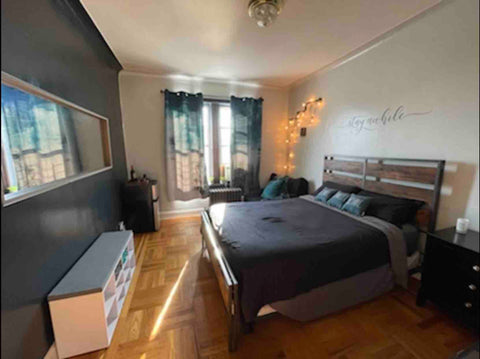 You'll truly feel like you're home when you slide into bed at the end of a busy  New York, NY Rental unit in Bronx · ★4.25 · 1 bedroom · 1 bed · 1 shared bath Private room in rental unit vacation rental 54109419