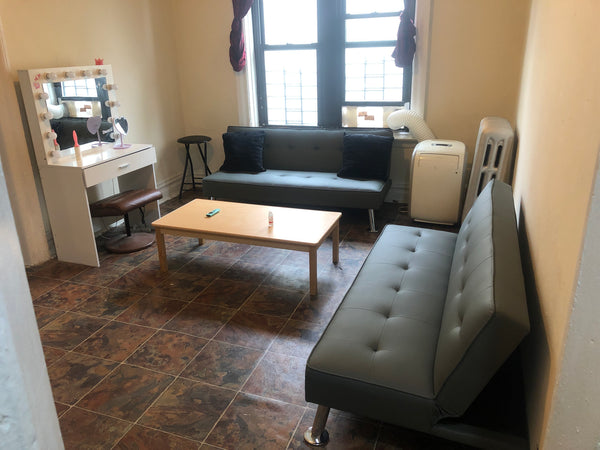Forget your worries in this spacious and quiet apartment. This apartment is on t  Rental unit in The Bronx · 1 bedroom · 1 bed · 1 bath Entire rental unit vacation rental 953424790727117819