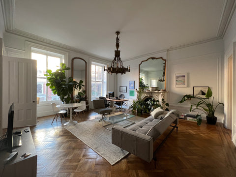 Beautiful one bedroom apartment located 2 blocks away from the Brooklyn Heights  New York, NY Rental unit in Brooklyn · 1 bedroom · 1 bed · 1 bath Entire rental unit vacation rental 521881115025270531