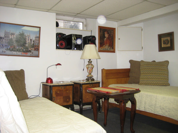 Great room in a quiet and safe neighborhood. just 20 min. from central Manhattan New York, NY Bed and breakfast in Brooklyn · ★5.0 · 1 bedroom · 2 beds · 1 bath Private room in bed and breakfast vacation rental 5004463