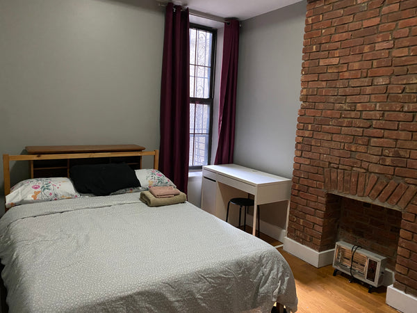 This cozy room makes it really easy to get comfortable!  Rental unit in Brooklyn · ★4.80 · 5 bedrooms · 1 bed · 2.5 baths Private room in rental unit vacation rental 53596672