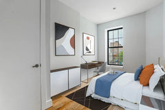 Furnished room, tons of light, new hardwood floor, in a 4 bedroom, 2 bathroom, r New York, NY Serviced apartment in Brooklyn · 4 bedrooms · 1 bed · 2 shared baths Private room in serviced apartment vacation rental 754937485942119479