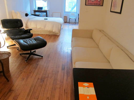 Enjoy privacy and comfort amongst midcentury modern furniture and other amenitie New York, NY Rental unit in New York · 1 bedroom · 1 bed · 1 bath Entire rental unit vacation rental 528615