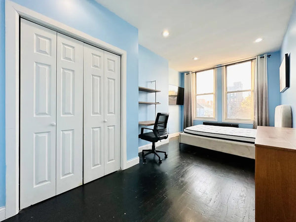 Furnished room, 160 sq ft, tons of light, in a 4 bedroom, recently gut renovated New York, NY Rental unit in Brooklyn · 4 bedrooms · 1 bed · 1 shared bath Private room in rental unit vacation rental 767207240487627384