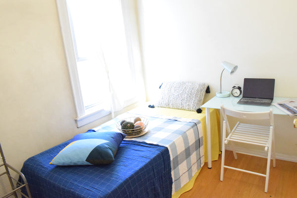 Great Access! 2min from station. U can use Five subway line♪ United States Townhouse in Queens · ★4.33 · 1 bedroom · 1 bed · 1 shared bath Private room in townhouse vacation rental 42769704