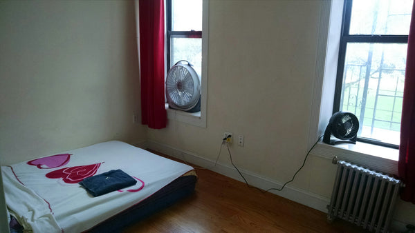 Sunny room with queen sized bed and two large windows is the perfect place to ca New York, NY Rental unit in New York · ★4.52 · 1 bedroom · 1 bed · 1 private bath Private room in rental unit vacation rental 4890335