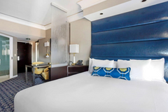 Nestled in the heart of the city that never sleeps, our hotel offers the perfect  Hotel in New York · 1 bedroom · 1 bed · 1 bath Room in hotel vacation rental 905163888060112243