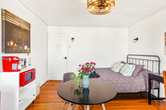This very spacious room w/ amazing daylight and a view of a tranquil street is l New York, NY Home in Queens · ★4.91 · 1 bedroom · 2 beds · 1 private bath Private room in home vacation rental 21838230