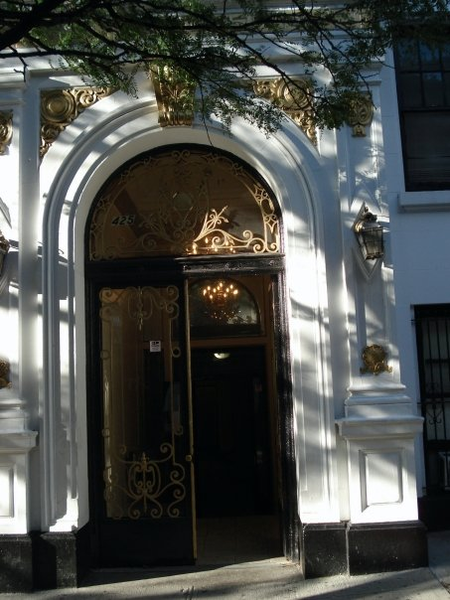 The room is comfortable and furnished: big space, queen bed, desk, nightstand, c New York, NY Rental unit in New York · 1 bedroom · 1 bed · 1 bath Private room in rental unit vacation rental 7431316