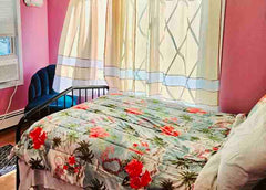 Getaway to  charming room in a centrally located and walkable Queens neighborhoo New York, NY Home in Queens · ★4.79 · 1 bedroom · 1 bed · 1 shared bath Private room in home vacation rental 782158354276327003