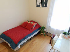 This private room in Woodside, Queens New York is perfect for your first accommo  Rental unit in Queens · 1 bedroom · 1 bed · 1.5 shared baths Private room in rental unit vacation rental 1000350053844887112