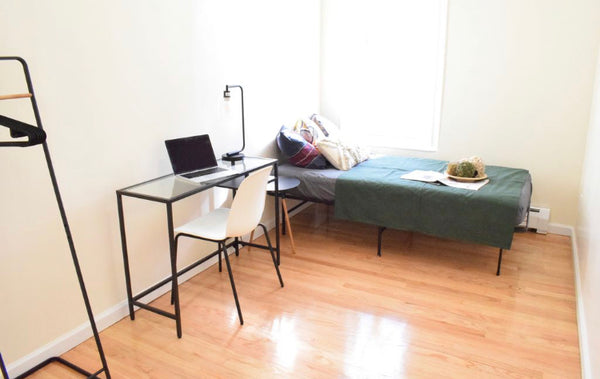 This apartment is located in Astoria (Long Island City) Queens. It is about 15mi  Townhouse in Queens · 1 bedroom · 1 bed · 1 shared bath Private room in townhouse vacation rental 49126418