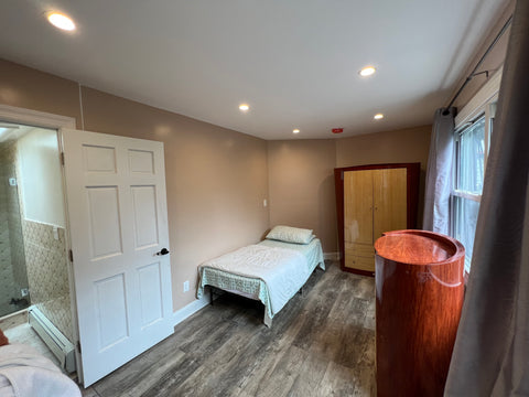 A mini 1 bedroom in Brighton Beach, surrounded by restaurants, stores and the be  Vacation home in Brooklyn · ★5.0 · 1 bedroom · 1 bed · 1 private bath Private room in vacation home vacation rental 714494752693308199