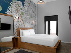 Located in the Boerum Hill area of Brooklyn, this property offers Manhattan view  Hotel in Brooklyn · ★3.33 · 1 bedroom · 1 bed · 1 bath Room in hotel vacation rental 832691230041710776