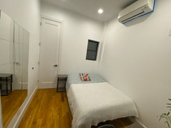 Work from home with fast Wi-Fi and explore New York New York, NY Rental unit in Brooklyn · 1 bedroom · 1 bed · 2 shared baths Private room in rental unit vacation rental 719712775891545090