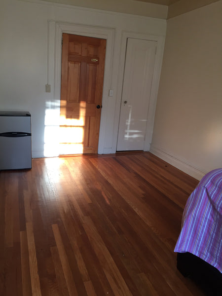 My place is a big bedroom in a quiet and safe place in the Bronx just a few bloc New York, NY Rental unit in Bronx · ★4.33 · Studio · 1 bed · 1 shared bath Private room in rental unit vacation rental 18702075