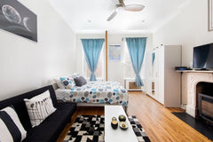 This cozy 1 bedroom apartment is located on the elevated first floor, walk out y  Rental unit in New York · Studio · 1 bed · 1 bath Entire rental unit vacation rental 42876407