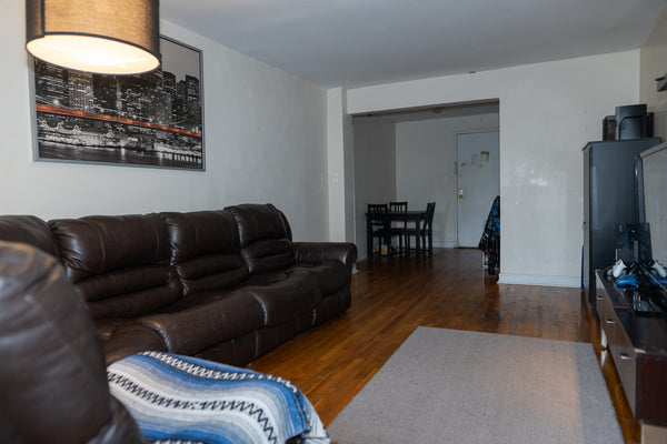 Keep it simple at this peaceful and centrally-located apartment. New York, NY Rental unit in Brooklyn · ★3.67 · 1 bedroom · 2 beds · 1 shared bath Private room in rental unit vacation rental 625140743196325876