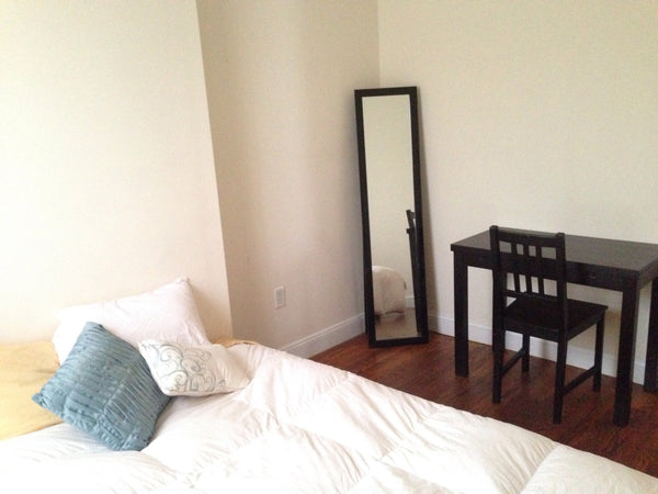 This duplex is conveniently located next to the subway and Prospect Park! Get to New York, NY Rental unit in Brooklyn  · ★4.93 · 1 bedroom · 1 bed · 1 bath Private room in rental unit vacation rental 9765276