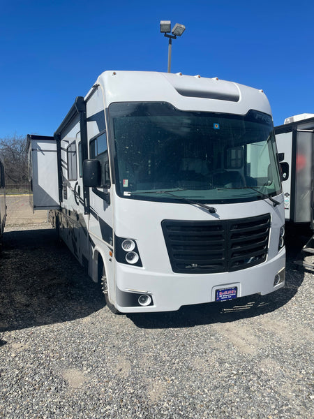 You won’t forget your time in this romantic, memorable place. This motorhome hav New York, United States Camper/RV in The Bronx · 1 bedroom · 6 beds · 1 bath Camper/RV vacation rental 852231888519393589