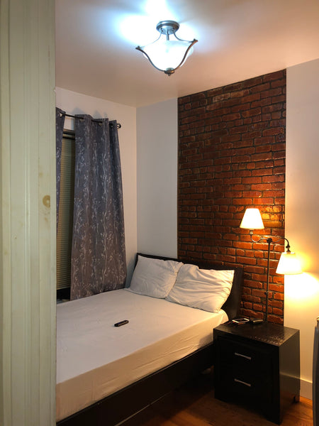 One private room<br />Location - 10 minute bus ride (6stop) to Yankee stadium Bu  Rental unit in The Bronx · ★4.25 · 1 bedroom · 1 bed · 1 shared bath Private room in rental unit vacation rental 37296583
