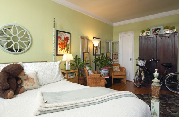 Artfully decorated and beautifully furnished apartment in a lovely safe and char New York, NY Rental unit in Queens · ★4.88 · 1 bedroom · 1 bed · 1 bath Entire rental unit vacation rental 19700585