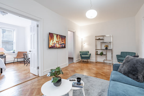 This apartment is ideal for those in the aviation industry, healthcare, educatio  Rental unit in Queens · 1 bedroom · 1 bed · 1 bath Private room in rental unit vacation rental 1021684488830957679