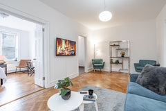 This apartment is ideal for those in the aviation industry, healthcare, educatio  Rental unit in Queens · 1 bedroom · 1 bed · 1 bath Private room in rental unit vacation rental 1021684488830957679