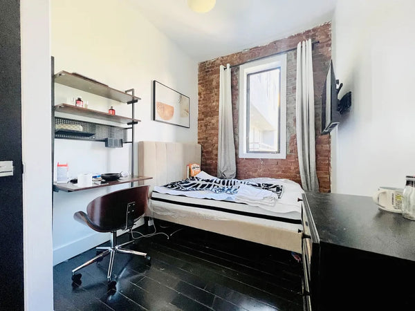 - Furnished room, tons of natural light, hardwood floor, in a 4 bedroom, 2 bathr New York, NY Serviced apartment in Brooklyn · 1 bedroom · 1 bed · 2 shared baths Private room in serviced apartment vacation rental 611382914426442073