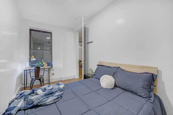 The Myrtle House is located in the historic Stuyvesant Heights neighborhood in B  Rental unit in Brooklyn · 1 bedroom · 1 bed · 1 bath Private room in rental unit vacation rental 984847150980310772