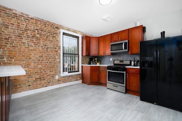 6 to 10 min walk to subway ( 2,3,4, A & L trains). The closest bus stop is B20,  New York, United States Townhouse in Brooklyn · ★4.65 · 1 bedroom · 1 bed · 2 shared baths Private room in townhouse vacation rental 32618716