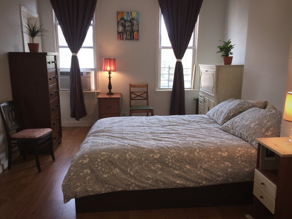 Private master suite (bedroom/bathroom/half-bedroom) with desk space and natural  Rental unit in Brooklyn · ★4.87 · 2 bedrooms · 3 beds · 1 private bath Private room in rental unit vacation rental 28129565