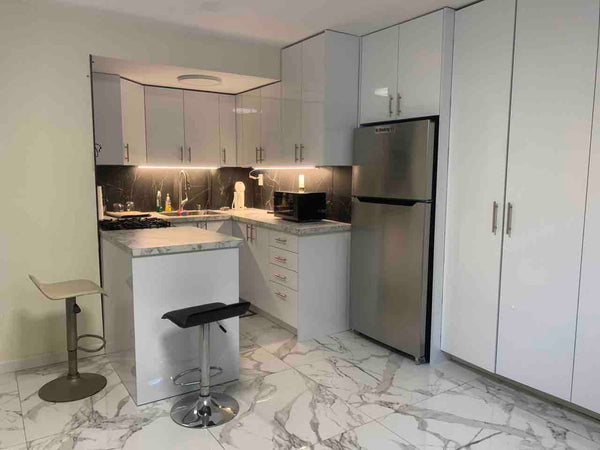 Studio on the first floor with private entrance. Fully renovated. 10 min from La New York, NY Rental unit in Queens · ★4.53 · 1 bedroom · 1 bed · 1 bath Entire rental unit vacation rental 636249406490154947