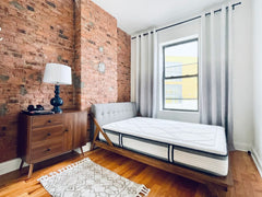 This apartment was completely renovated only a few months ago, 4 bedroom, 2 bath New York, NY Rental unit in Brooklyn · 1 bedroom · 1 bed · 1 shared bath Private room in rental unit vacation rental 49208181