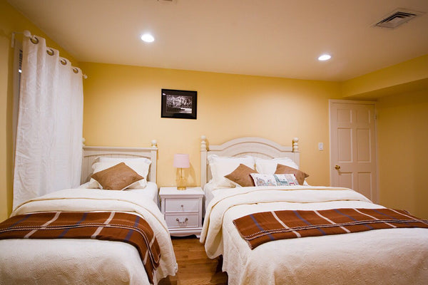 This home is located in a luxury residential area in the hustle and bustle of Fa New York, United States Home in Flushing  · 1 bedroom · 2 beds · 1 shared bath Private room in home vacation rental 22050927