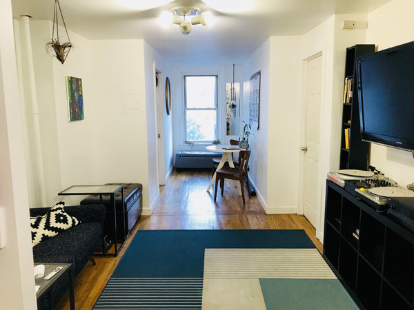 Nice, well-lit apartment right in the heart of all that is happening in Williams New York, NY Rental unit in Brooklyn · 1 bedroom · 1 bed · 1 shared bath Private room in rental unit vacation rental 27678012