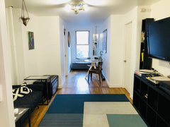 Nice, well-lit apartment right in the heart of all that is happening in Williams New York, NY Rental unit in Brooklyn · 1 bedroom · 1 bed · 1 shared bath Private room in rental unit vacation rental 27678012