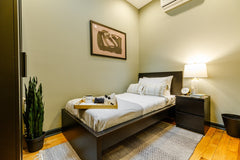 This spacious, well-kept and comfortable room is available. You can <br />   hav  Rental unit in New York · 3 bedrooms · 1 bed · 0 shared baths Private room in rental unit vacation rental 49610749