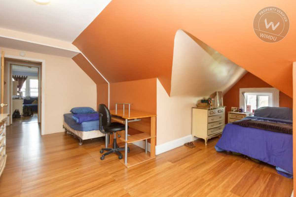 This spacious room with a full bed and a twin bed, a desk, cable TV and WiFi rea New York, NY Home in Brooklyn · ★4.35 · 1 bedroom · 3 beds · 1 shared bath Private room in home vacation rental 19179961
