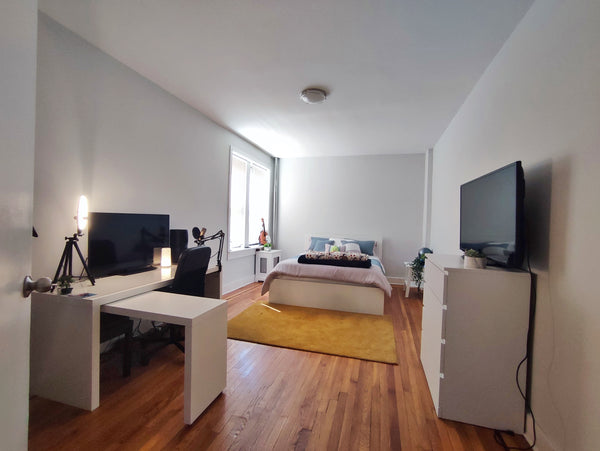 This brand new shared extra-large apartment with one private bedroom is a gem of  Condo in Queens · ★4.78 · 1 bedroom · 1 bed · 1 shared bath Private room in condo vacation rental 852097762131147029