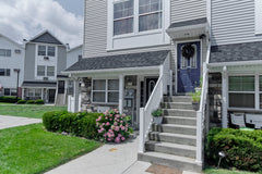 Newly Built in 2015, a 1000 sq townhouse unit in a quiet waterfront community. S Mount Vernon, NY Townhouse in Bronx · ★4.33 · 2 bedrooms · 3 beds · 1 bath Entire townhouse vacation rental 8967396