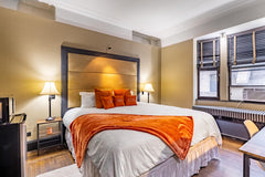 The Studio<br /><br />🗸 Rooms may be different from pictures: room size, bed siz Toronto, Canada Hotel in New York · ★New · 1 bedroom · 1 bed · 1 bath Room in hotel vacation rental 1062932916029042118