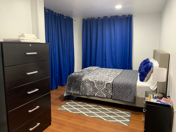 Great room for writers to get away in this quiet street with access to the busy   Guest suite in Bronx · ★4.88 · 1 bedroom · 1 bed · 1 shared bath Private room in guest suite vacation rental 559619308472416467