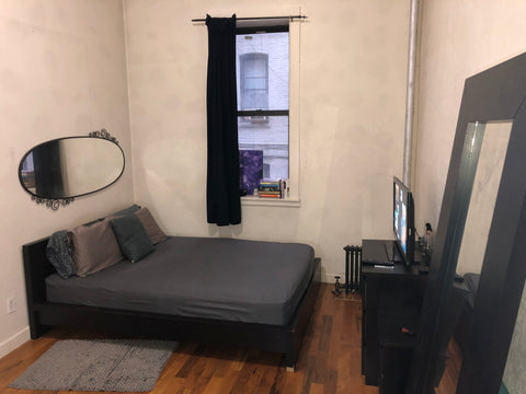 Big cozy room with high ceilings, comfortable queen-size bed and a sleeping sofa New York, NY Rental unit in New York · 1 bedroom · 2 beds · 1 shared bath Private room in rental unit vacation rental 30373102