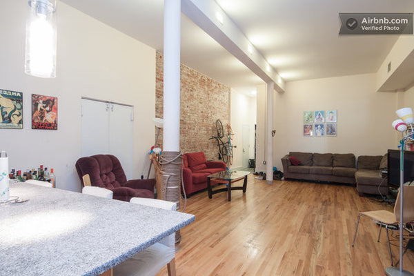 A spacious bedroom in a charming 1500 sqft loft, just 3 blocks from the Graham L New York, NY Rental unit in Brooklyn · ★4.0 · 1 bedroom · 1 bed · 1 shared bath Private room in rental unit vacation rental 629855