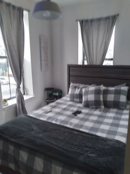 very nice apt only 3 story building only 6 resident in the building everyone ver Stockbridge, GA Rental unit in Brooklyn · 1 bedroom · 1 bed · 1 shared bath Private room in rental unit vacation rental 53130026