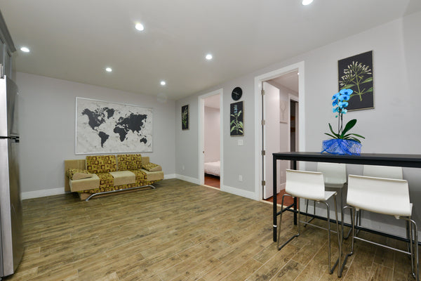 Welcome to Manor Avenue Retreat in the Bronx! This newly renovated, cozy apartme New York, NY Rental unit in The Bronx · ★4.18 · 3 bedrooms · 3 beds · 2 baths Entire rental unit vacation rental 760108593429302062