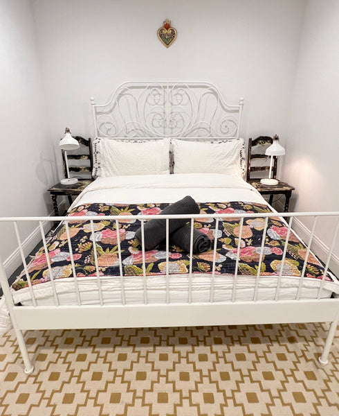 A cozy, artsy, fun style bedroom with private bathroom in Woodside, Queens. Just New York, NY Home in Queens · ★4.84 · 1 bedroom · 1 bed · 1 private bath Private room in home vacation rental 20279823