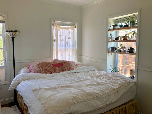 The room boasts a king size bed, AC and 3 incredible large windows that allow fo North Bend, OH Rental unit in Brooklyn · 1 bedroom · 1 bed · 1 shared bath Private room in rental unit vacation rental 28609762